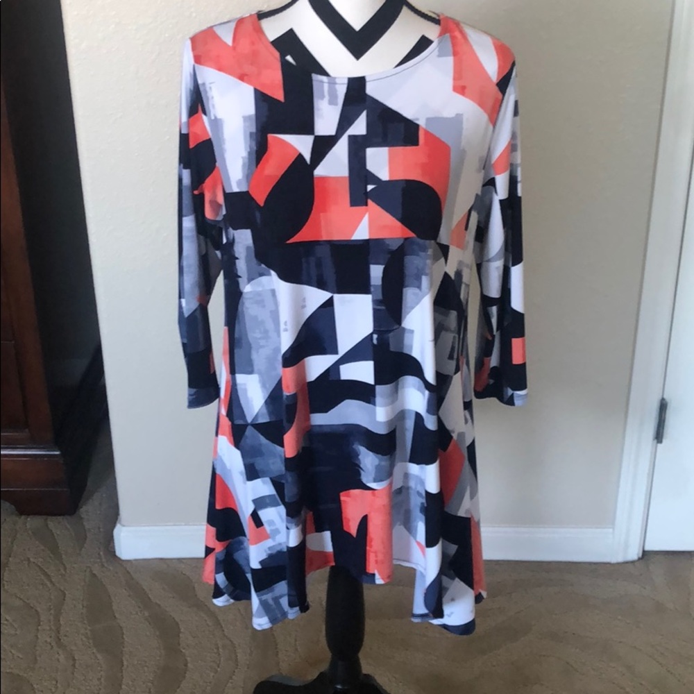 Alfani long tunic top. Lightly worn. Medium.